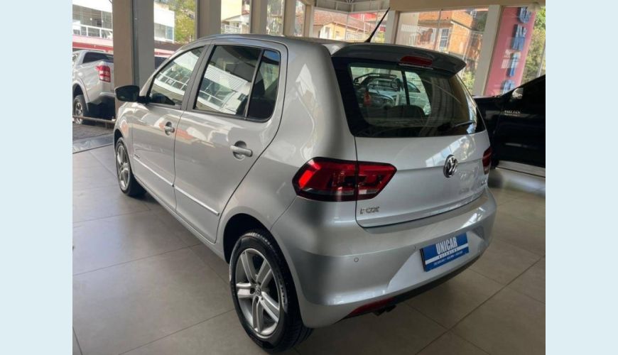VOLKSWAGEN FOX 1.6 MSI HIGHLINE 16V FLEX 4P MANUAL - PRATA - 2015 Foto 6 (Grande)