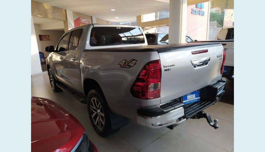 TOYOTA HILUX 2.8 SRX 4X4 CD 16V DIESEL 4P AUT. - PRATA - 2016 Foto 6 (Grande)
