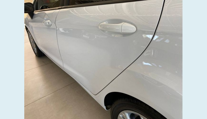 FORD FIESTA 1.6 TI-VCT FLEX SE MANUAL - BRANCO - 2018 Foto 6 (Grande)