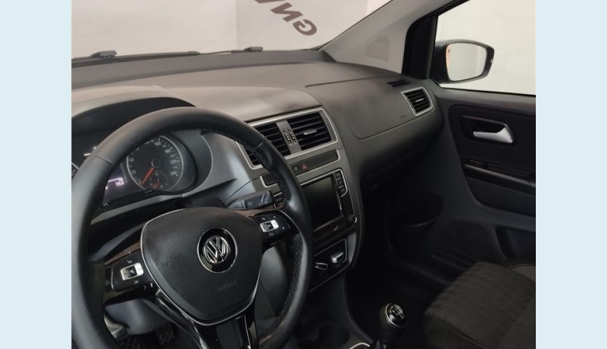 VOLKSWAGEN FOX 1.6 MSI COMFORTLINE 8V FLEX 4P MANUAL - CINZA - 2018 Foto 6 (Grande)
