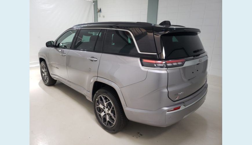 JEEP COMMANDER 2.0 TD380 TURBO DIESEL OVERLAND AT9 - PRATA - 2023 Foto 6 (Grande)