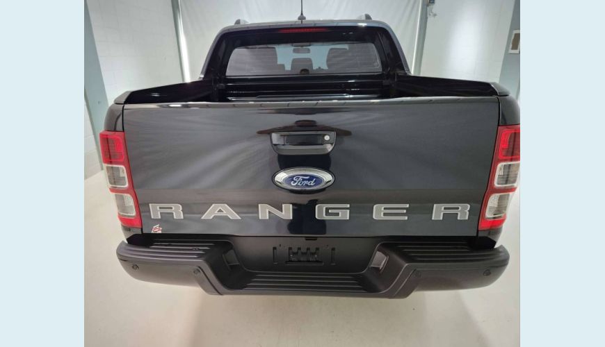FORD RANGER 2.2 BLACK 4X2 CD 16V DIESEL 4P AUT. - PRETO - 2023 Foto 6 (Grande)