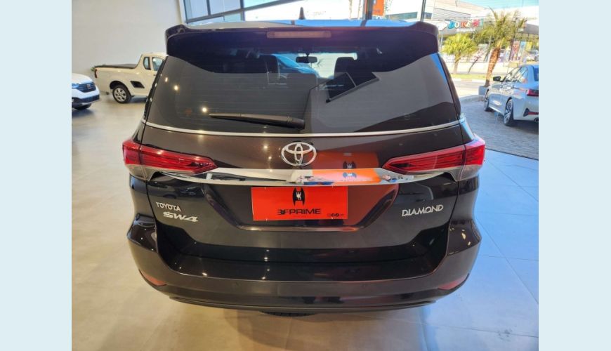 TOYOTA HILUX SW4 2.8 SRX DIAMOND 4X4 7 LUGARES 16V TURBO INTERCOOLER DIESEL 4P AUT. - MARROM - 2019 Foto 6 (Grande)