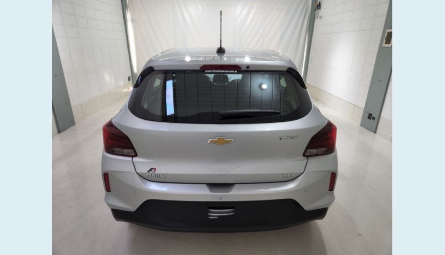 CHEVROLET ONIX 1.0 TURBO FLEX LTZ AUT. - PRATA - 2024 Foto 6 (Grande)