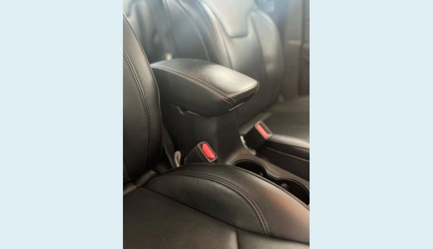 JEEP COMPASS 2.0 16V DIESEL LIMITED 4X4 AUT. - BRANCO - 2021 Foto 6 (Grande)