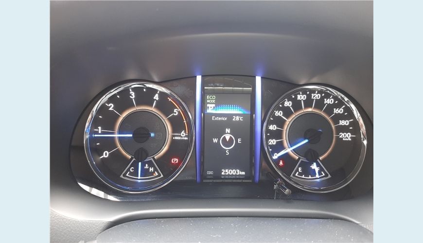 TOYOTA HILUX SW4 2.8 SRX DIAMOND 4X4 7 LUGARES 16V TURBO INTERCOOLER DIESEL 4P AUT. - N/D - 2020 Foto 6 (Grande)