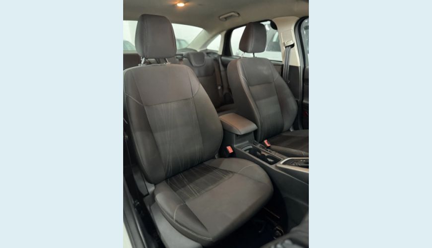 FORD FOCUS 2.0 SE 16V FLEX 4P POWERSHIFT - BRANCO - 2018 Foto 6 (Grande)