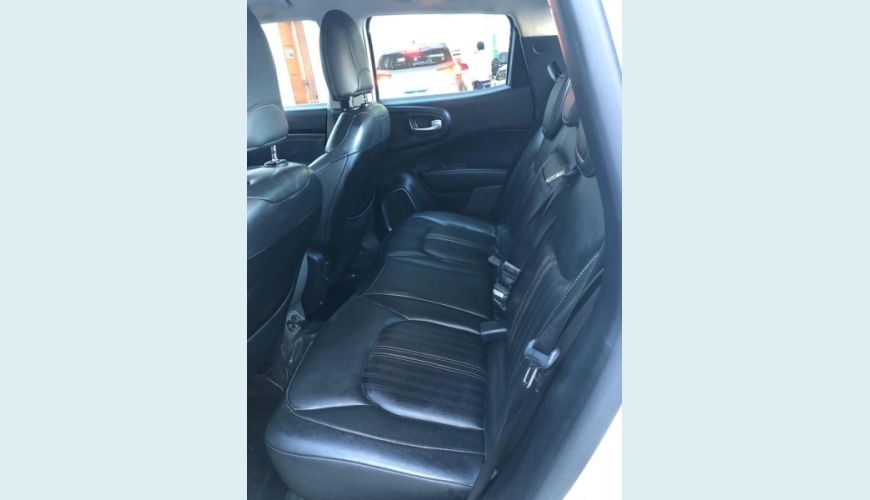 FIAT TORO 2.0 16V TURBO DIESEL VOLCANO 4WD AT9 - BRANCO - 2017 Foto 6 (Grande)