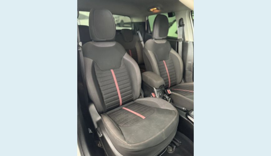 FIAT TORO 2.0 16V TURBO DIESEL FREEDOM 4WD AT9 - BRANCO - 2019 Foto 6 (Grande)