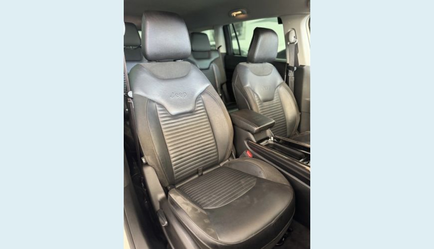 JEEP COMMANDER 2.0 TD380 TURBO DIESEL LIMITED AT9 - BRANCO - 2022 Foto 6 (Grande)