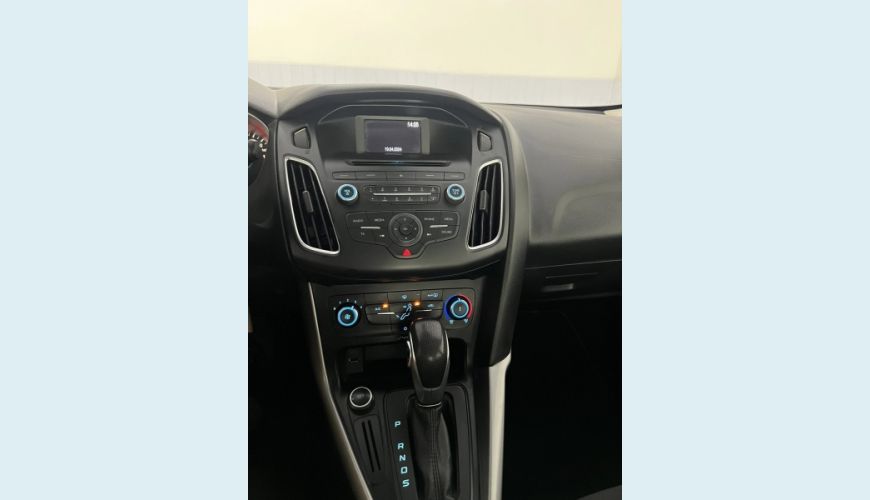 FORD FOCUS 2.0 SE FASTBACK 16V FLEX 4P POWERSHIFT - BRANCO - 2016 Foto 6 (Grande)