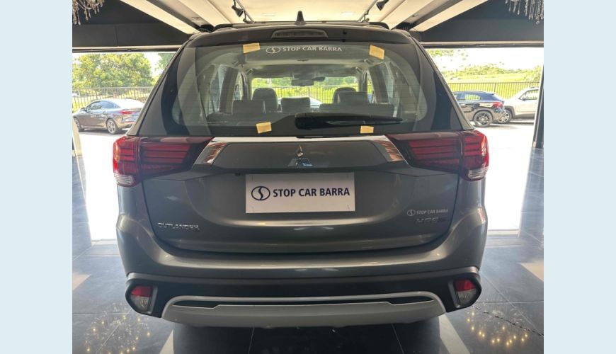 MITSUBISHI OUTLANDER 3.0 MIVEC V6 HPE-S AWD AUT. - N/D - 2020 Foto 6 (Grande)