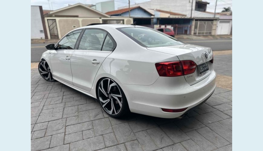 VOLKSWAGEN JETTA 2.0 TSI HIGHLINE 200CV 4P TIPTRONIC - N/D - 2013 Foto 6 (Grande)
