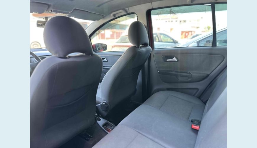 VOLKSWAGEN FOX 1.6 MI FLEX 8V 4P MANUAL - N/D - 2012 Foto 6 (Grande)