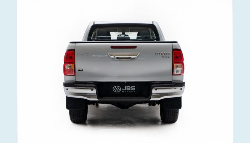 TOYOTA HILUX 2.8 D-4D TURBO DIESEL CD SRV 4X4 AUT. - PRATA - 2024 Foto 6 (Grande)