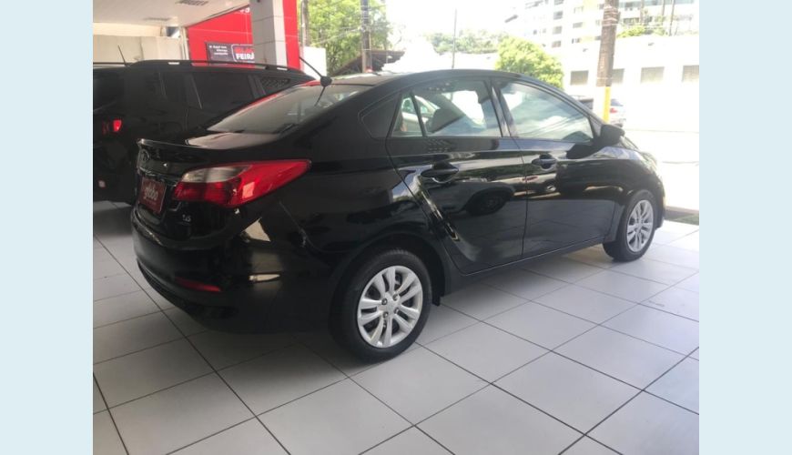 HYUNDAI HB 20S 1.6 COMFORT PLUS 16V FLEX 4P MANUAL - PRETO - 2017 Foto 6 (Grande)