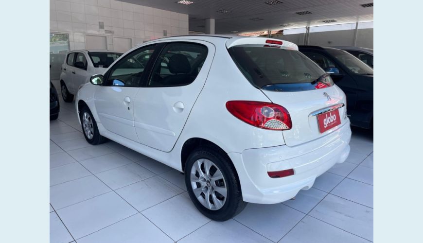 PEUGEOT 207 1.4 ACTIVE 8V FLEX 4P MANUAL - BRANCO - 2014 Foto 6 (Grande)