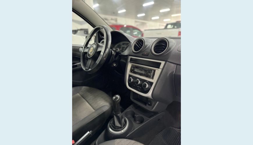 VOLKSWAGEN SAVEIRO 1.6 MI CE 8V FLEX 2P MANUAL G.V - BRANCO - 2010 Foto 6 (Grande)