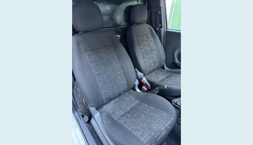 FIAT FIORINO 1.4 MPI FURGÃO 8V FLEX 2P MANUAL - BRANCO - 2017 Foto 6 (Grande)