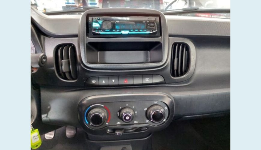 FIAT MOBI 1.0 EVO FLEX LIKE. MANUAL - PRATA - 2023 Foto 6 (Grande)