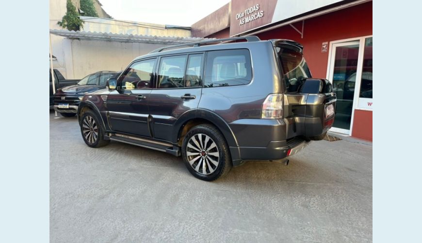 MITSUBISHI PAJERO 3.2 HPE 4X4 7 LUGARES 16V TURBO INTERCOOLER DIESEL 4P AUT. - CINZA - 2016 Foto 6 (Grande)