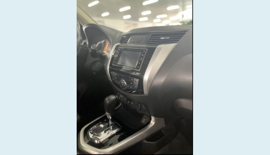NISSAN FRONTIER 2.3 16V TURBO DIESEL LE CD 4X4 AUT. - BRANCO - 2018 Foto 6 (Grande)