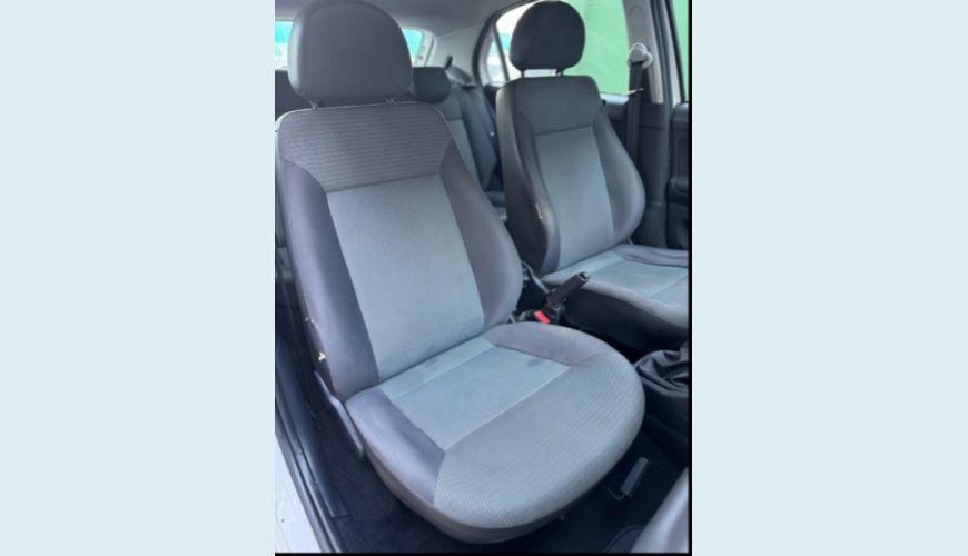 VOLKSWAGEN GOL 1.0 12V MPI TOTALFLEX 4P MANUAL - BRANCO - 2023 Foto 6 (Grande)