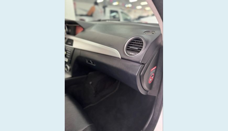 MERCEDES-BENZ C 200 1.8 CGI AVANTGARDE 16V 4P AUT. - BRANCO - 2014 Foto 6 (Grande)