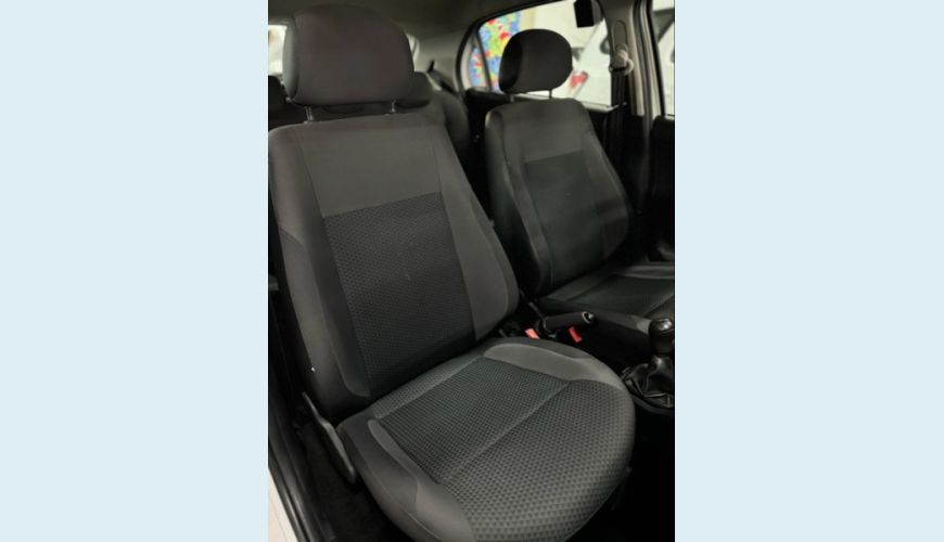 VOLKSWAGEN GOL 1.0 12V MPI TOTALFLEX 4P MANUAL - BRANCO - 2023 Foto 6 (Grande)