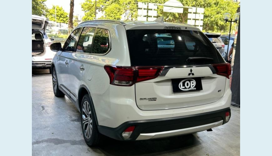 MITSUBISHI OUTLANDER 3.0 GT 4X4 V6 24V 4P AUT. - N/D - 2018 Foto 6 (Grande)
