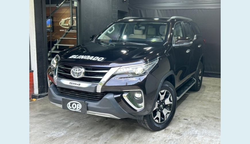 TOYOTA HILUX SW4 2.8 SRX DIAMOND 4X4 7 LUGARES 16V TURBO INTERCOOLER DIESEL 4P AUT. - N/D - 2019 Foto 6 (Grande)