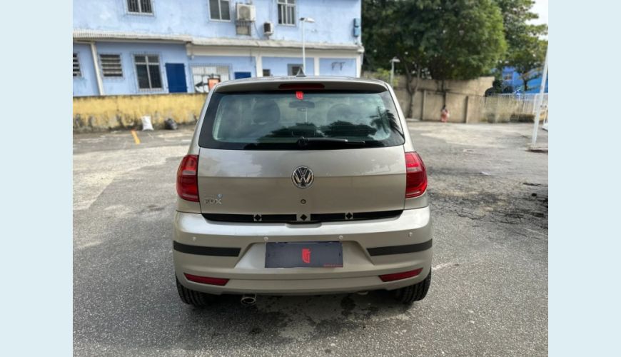 VOLKSWAGEN FOX 1.6 MI 8V FLEX 4P MANUAL - N/D - 2013 Foto 6 (Grande)