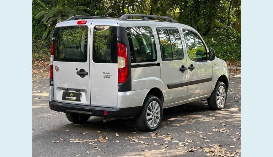 FIAT DOBLO ESSENCE 1.8 7L FLEX - PRATA - 2019 Foto 6 (Grande)