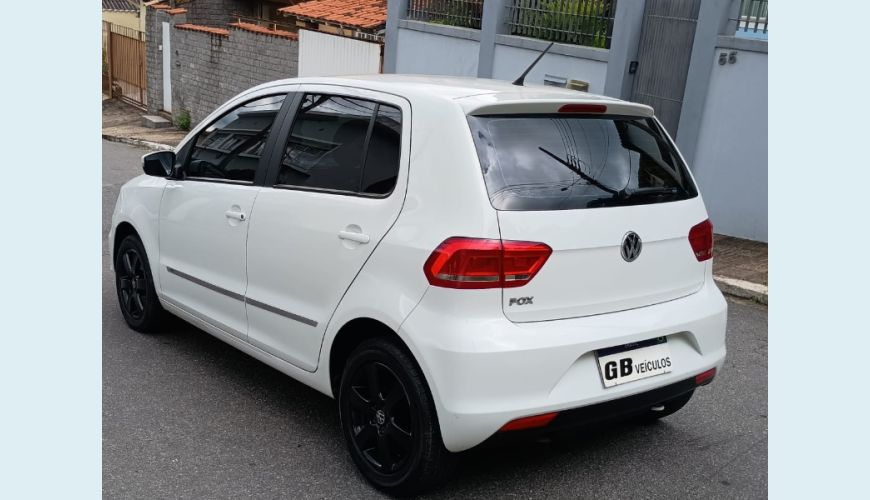 VOLKSWAGEN FOX TRENDLINE 1.0 FLEX 8V 5P - BRANCO - 2015 Foto 6 (Grande)