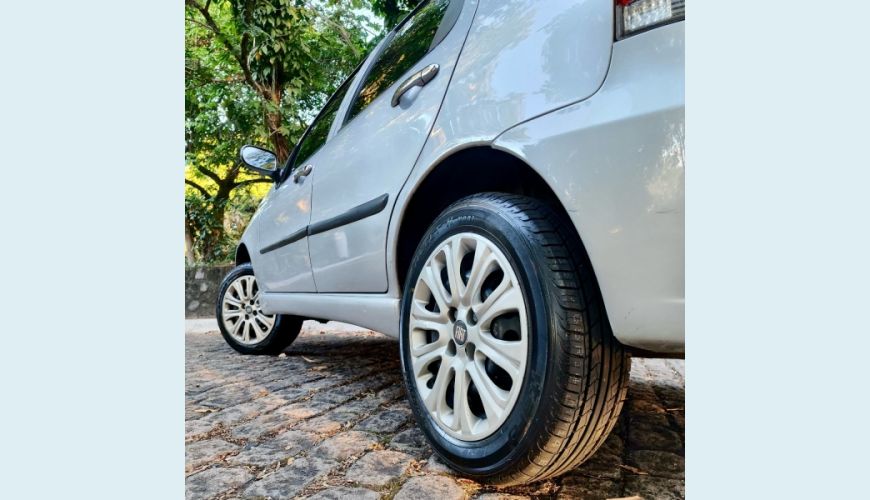 FIAT PALIO CELEBRATION 1.0 FIRE - PRATA - 2010 Foto 6 (Grande)