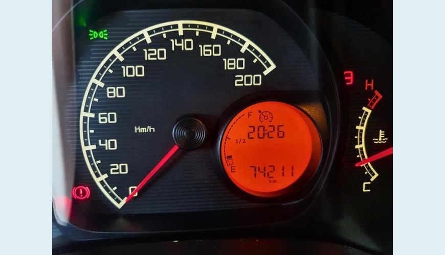 FIAT STRADA FREEDOM CD1.4 FLEX 8V - BRANCO - 2020 Foto 6 (Grande)