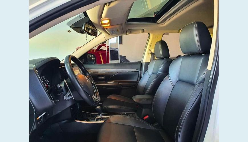 MITSUBISHI OUTLANDER 3.0 GT - BRANCO - 2018 Foto 6 (Grande)