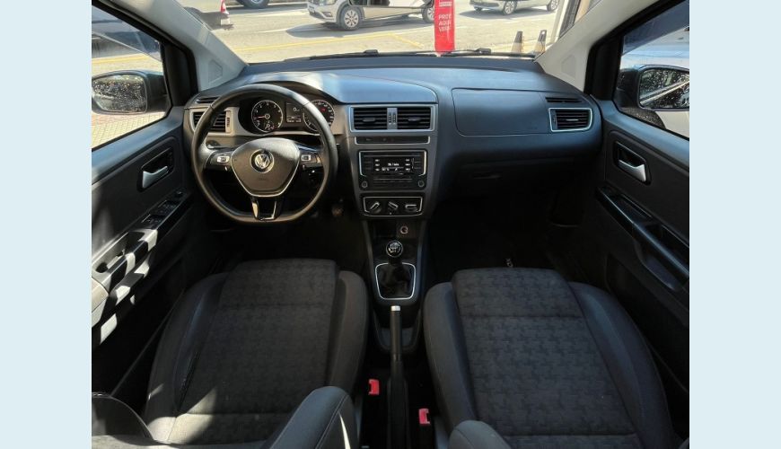 VOLKSWAGEN FOX COMFORTLINE 1.0 FLEX 12V 5P - PRETO - 2017 Foto 6 (Grande)