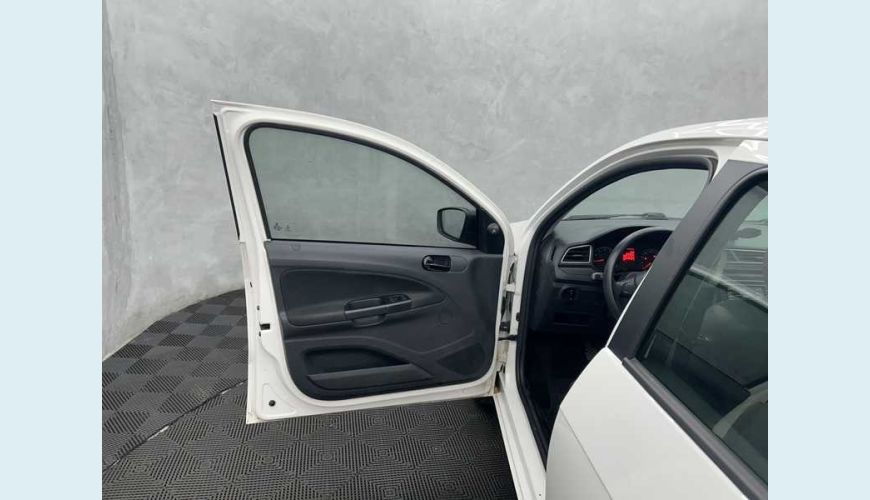 VOLKSWAGEN VOYAGE 1.6 - BRANCO - 2022 Foto 6 (Grande)