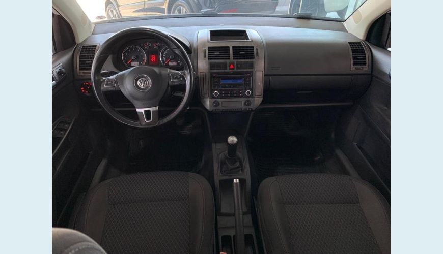 VOLKSWAGEN POLO SEDAN 2.0 8V (COMFORTLINE) 4P - BRANCO - 2013 Foto 6 (Grande)