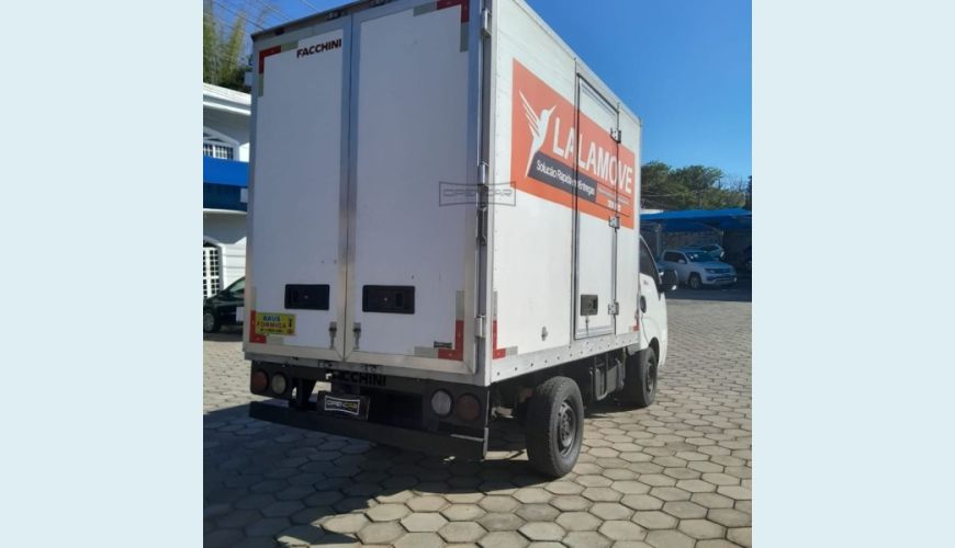 KIA BONGO 2.5 K-2500 4X2 CS TURBO DIESEL 2P MANUAL - BRANCO - 2014 Foto 6 (Grande)