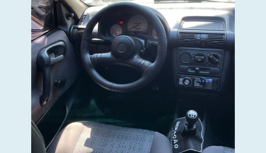 CHEVROLET CORSA SED.WIND 1.0/MILLENIUM/CLASSIC VHC - BRANCO - 2001 Foto 6 (Grande)