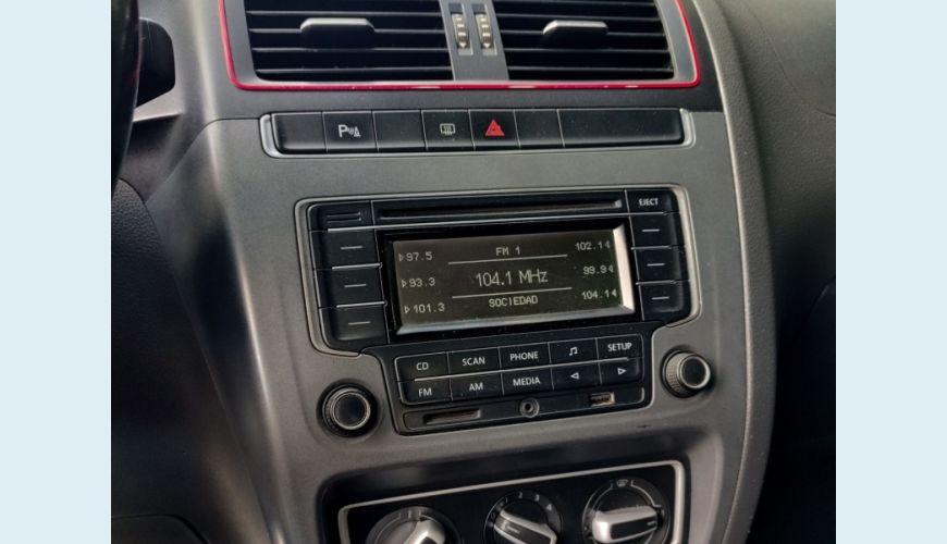 VOLKSWAGEN FOX - PRETO - 2016 Foto 6 (Grande)