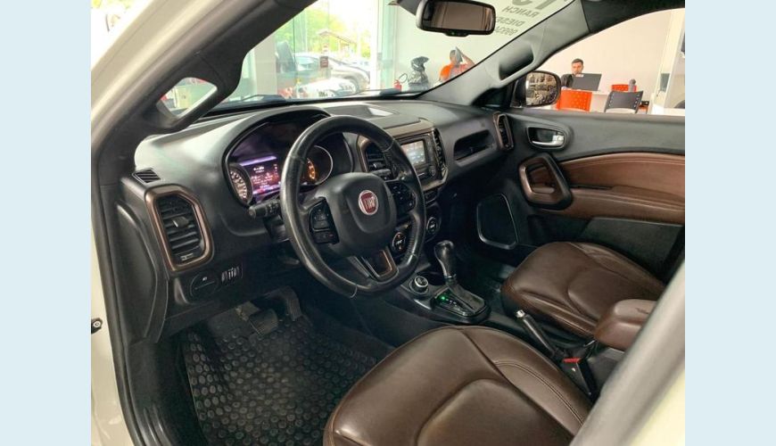 FIAT TORO RANCH AT D4 - BRANCO - 2019 Foto 6 (Grande)
