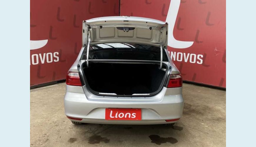 VOLKSWAGEN VOYAGE 1.6 TRENDLINE FLEX - PRATA - 2018 Foto 6 (Grande)