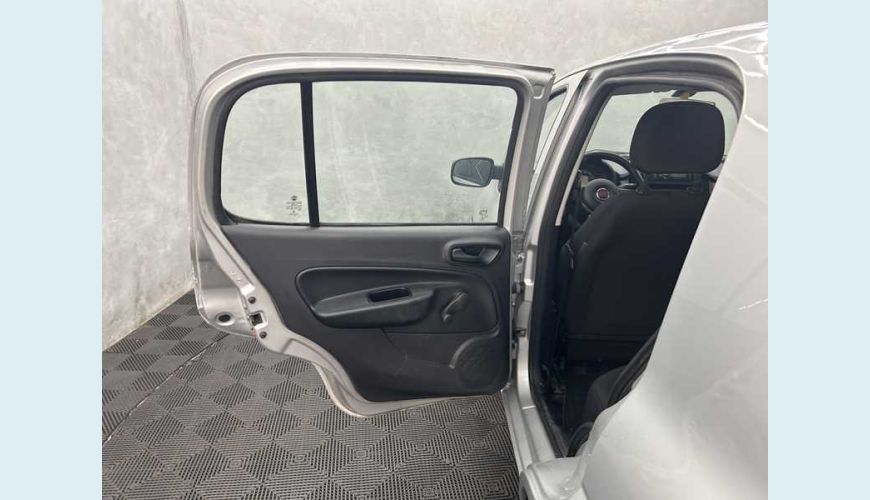 FIAT UNO ATTRACTIVE 1.0 8V FLEX 4P - PRATA - 2020 Foto 6 (Grande)