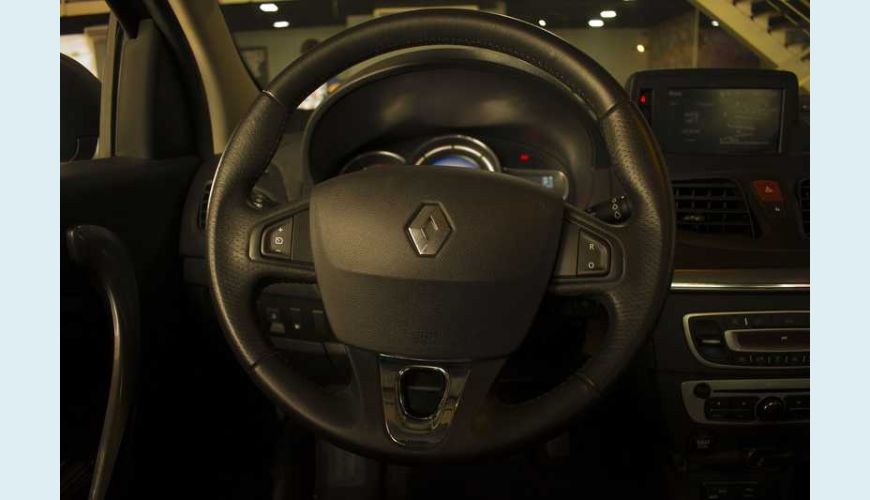 RENAULT FLUENCE 2.0 16V PRIVILEGE X-TRONIC FLEX - PRETO - 2017 Foto 6 (Grande)