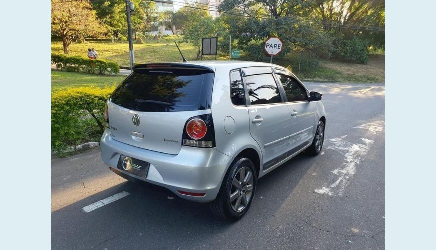 VOLKSWAGEN POLO 1.6 SPORTLINE - PRATA - 2013 Foto 6 (Grande)