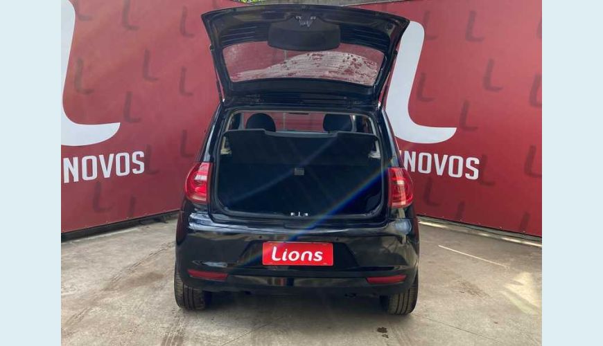 VOLKSWAGEN FOX 1.0 TEC FLEX 4P - PRETO - 2014 Foto 6 (Grande)