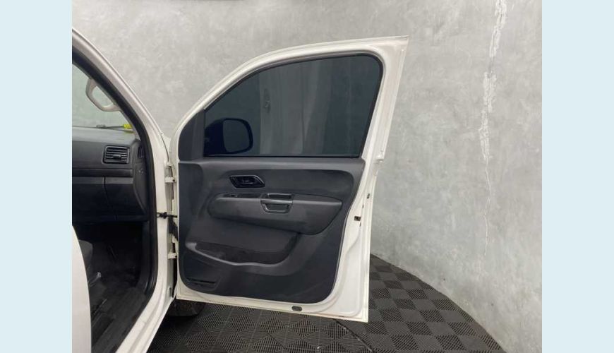 VOLKSWAGEN AMAROK 2.0 S 4X4 TDI CS - BRANCO - 2019 Foto 6 (Grande)